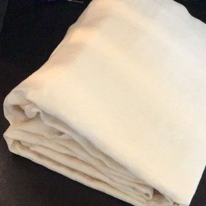 CRATE & BARREL 100% hemp two toned duvet cover, beautiful